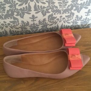 J.Crew emery patent bow flat
